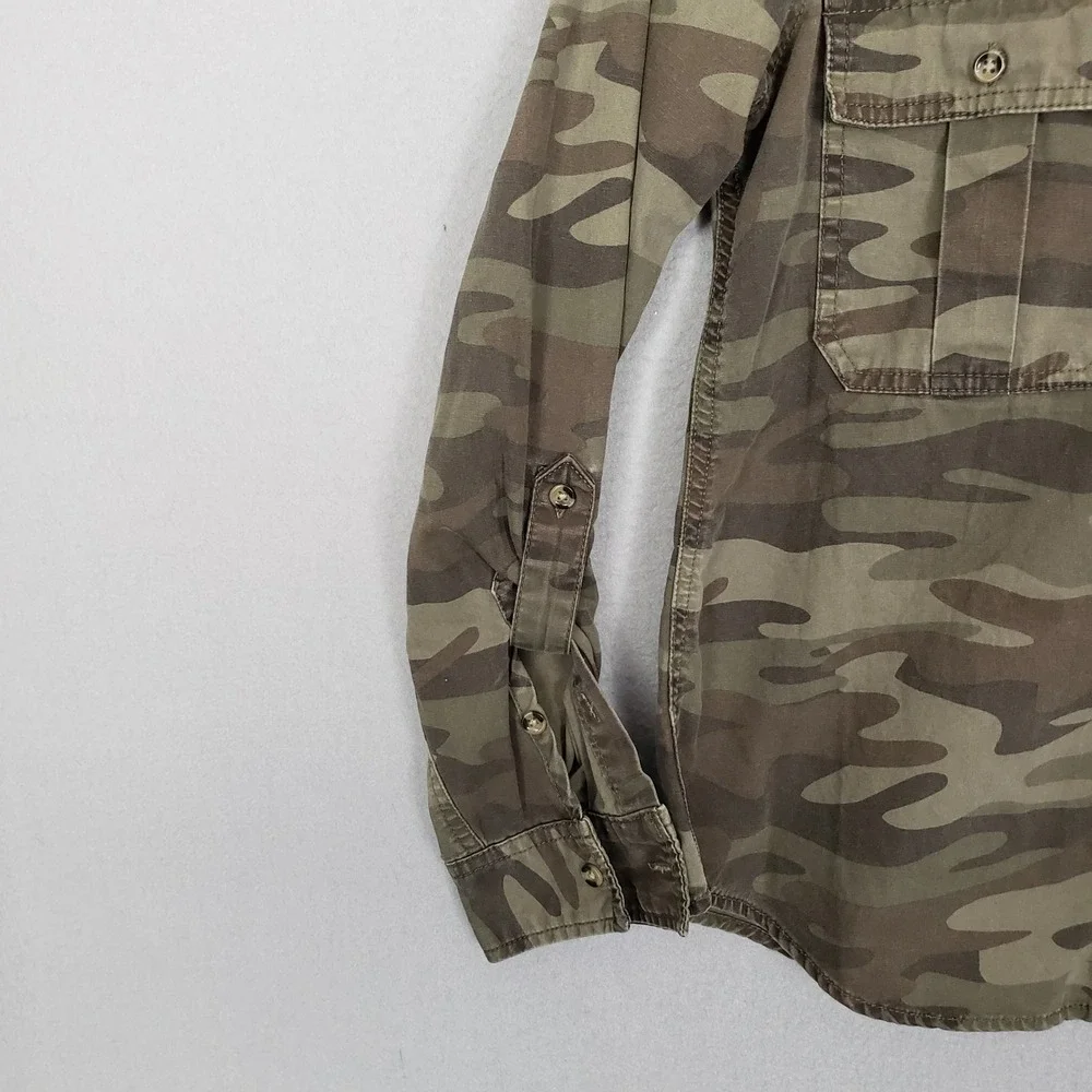 Forever 21 Size‎ M Camouflage Button Up Long Sleeve Green Camo Military Utility